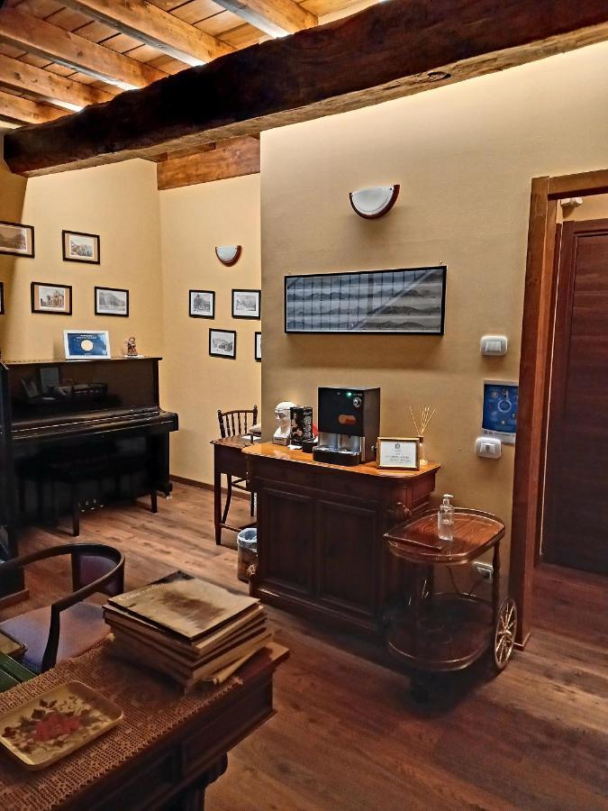 Carlito'S Trattoria Con Alloggio Vertemate Εξωτερικό φωτογραφία
